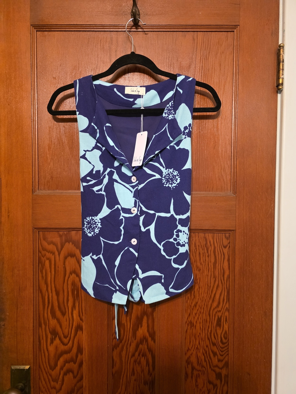 Sleeveless Button-Front Floral Vest - Navy & Aqua